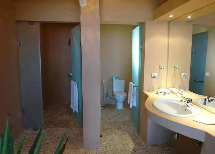 The Oasis Resort 3*